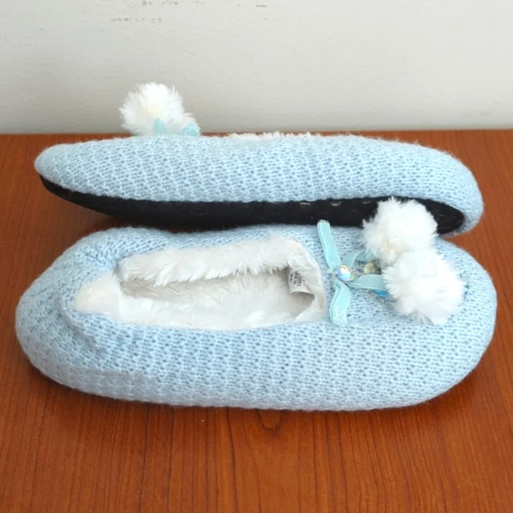 LIKE NEW The Disney Store Girls Blue Knit Frozen Elsa Slippers Size 2/3